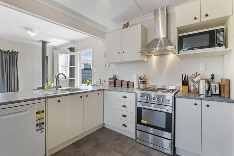 Photo of property in 140 Miranda Street, Stratford, 4332