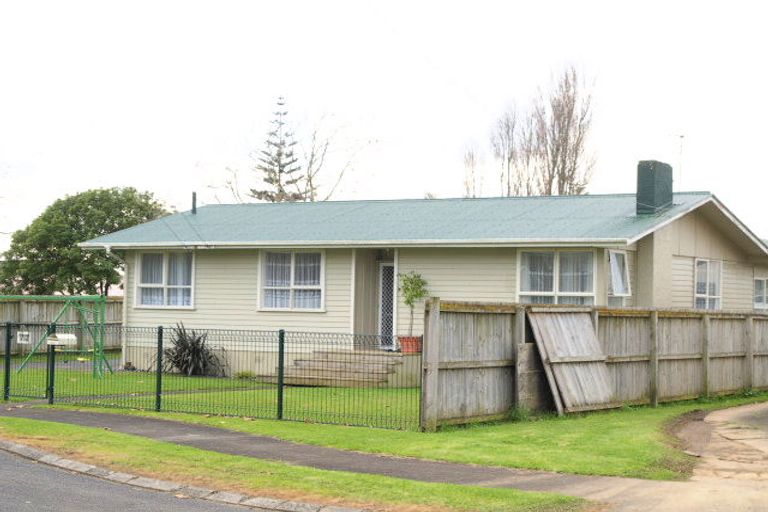 Photo of property in 5 Gardiner Grove, Mangere East, Auckland, 2024