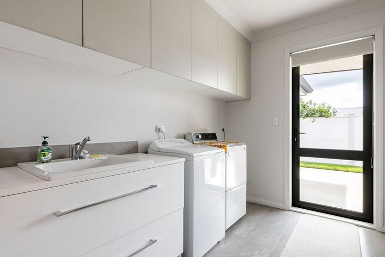 Photo of property in 2 Kotare Grove, Cambridge, 3434