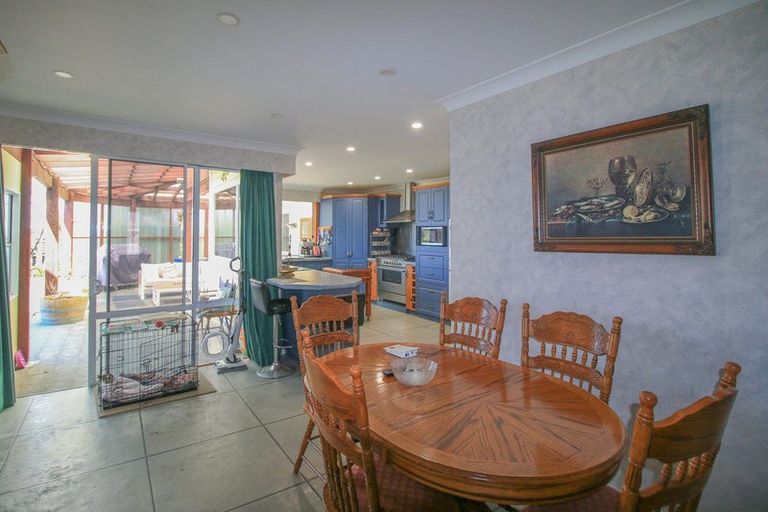 Photo of property in 160 Marine Parade, Bluff, 9814