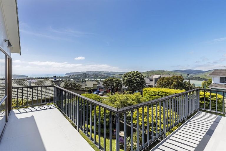 Photo of property in 22 Mercury Way, Whitby, Porirua, 5024