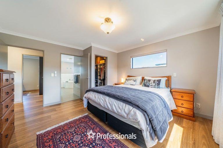 Photo of property in 8a Glen Iris Grove, Woburn, Lower Hutt, 5010