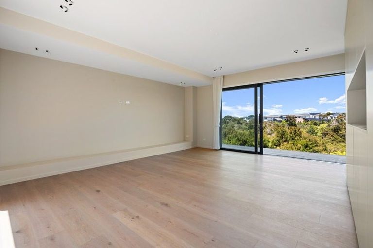 Photo of property in 43 Bristol Freighter Road, Hobsonville, 0616