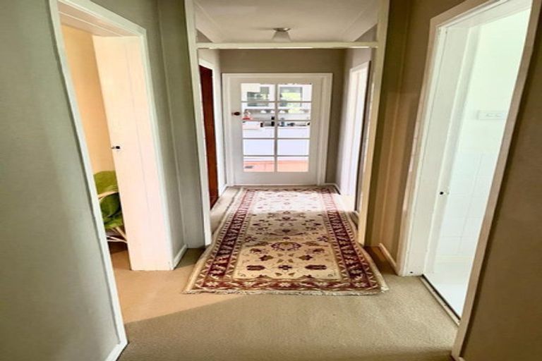 Photo of property in 11 Pendarves Street, New Plymouth, 4310