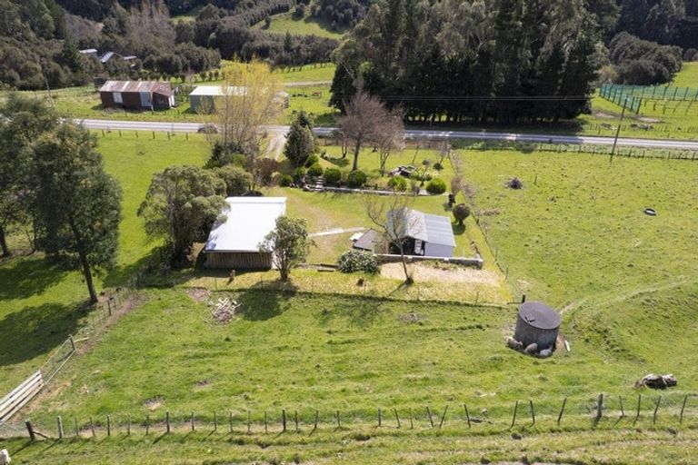 Photo of property in 727 Mikimiki Road, Mikimiki, Masterton, 5881