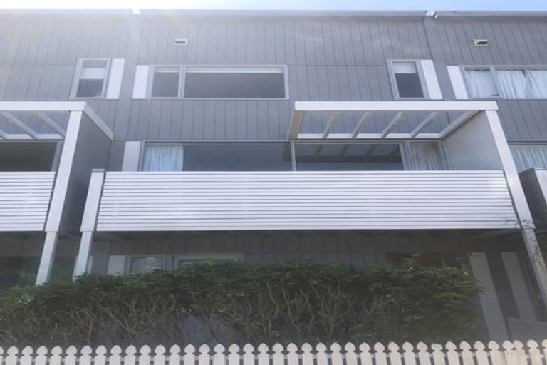 Photo of property in 2/37 Daniell Street, Newtown, Wellington, 6021