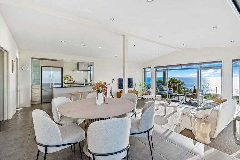 Photo of property in 42 Waitea Road, Muriwai, Waimauku, 0881
