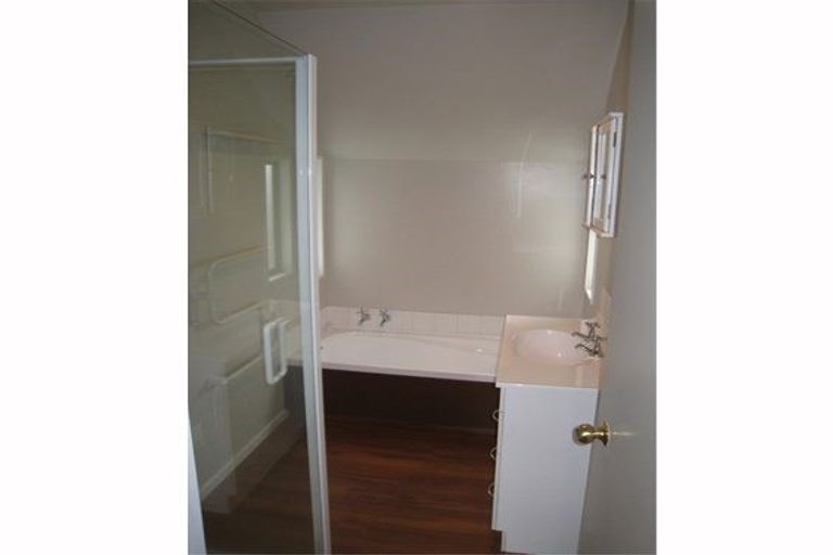 Photo of property in 4/19 Longley Place, Addington, Christchurch, 8024