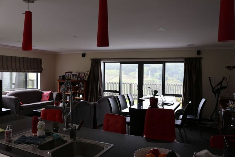 Photo of property in 10 Bickerton Rise, Churton Park, Wellington, 6037