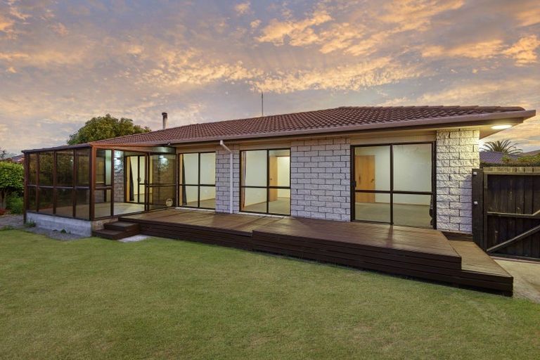 Photo of property in 81 Vivian Street, Burwood, Christchurch, 8083