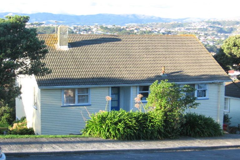 Photo of property in 20 Pikarere Street, Titahi Bay, Porirua, 5022
