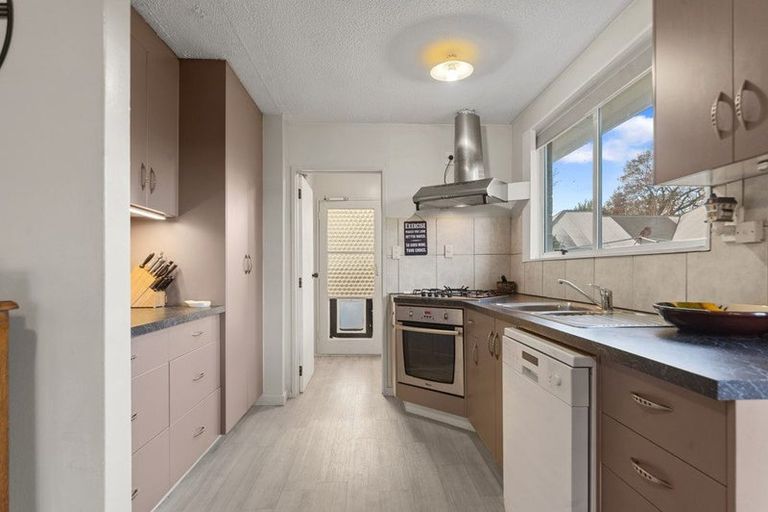 Photo of property in 2/28 Prestons Road, Redwood, Christchurch, 8051