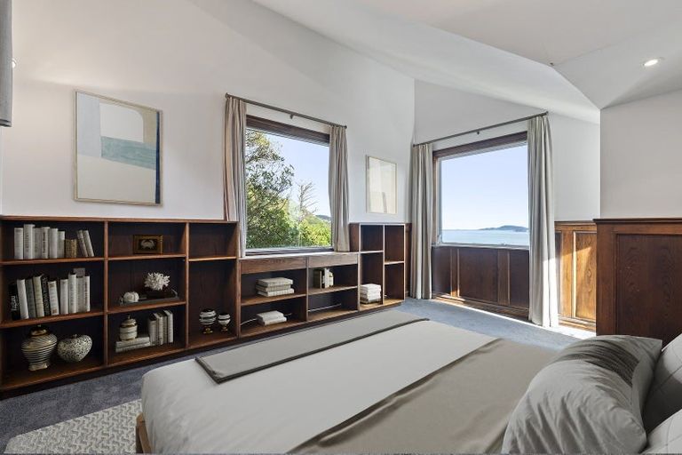 Photo of property in 5 Rangiuru Road, Mahina Bay, Lower Hutt, 5013