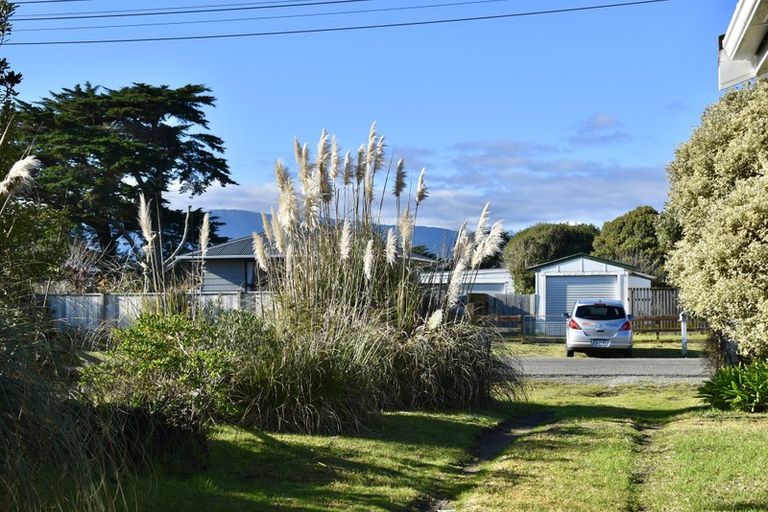 Photo of property in 17 Gawler Street, Te Horo Beach, Otaki, 5581