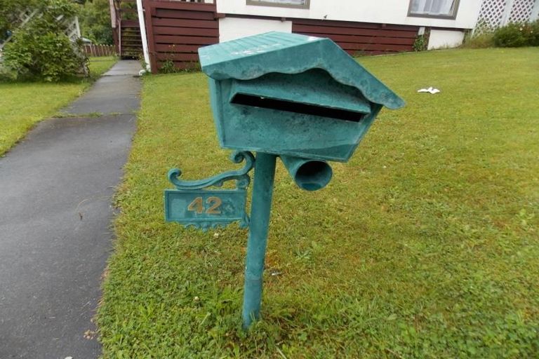 Photo of property in 42 Omapere Street, Whitby, Porirua, 5024