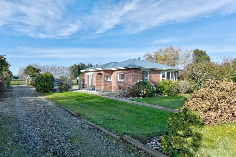 Photo of property in 93 Seaward Road, Edendale, 9825