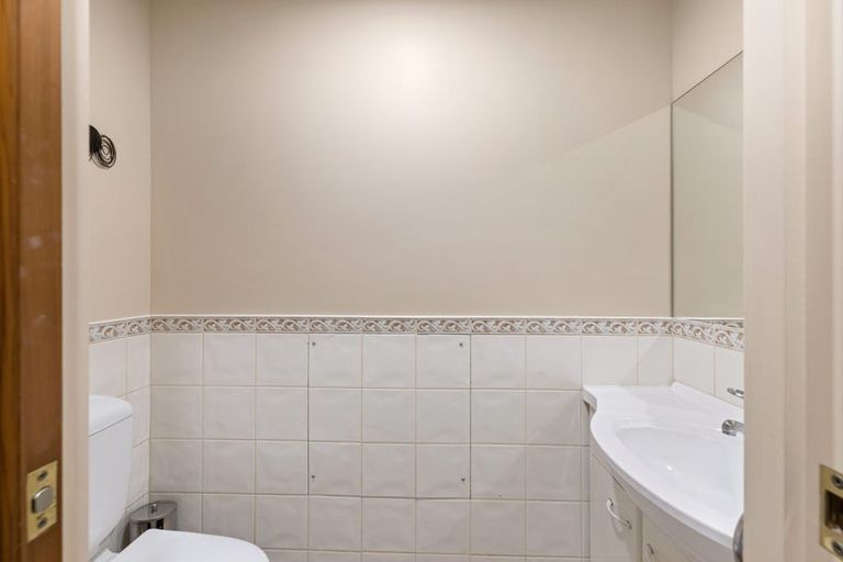 Photo of property in 76 Glenstrae Road, Redcliffs, Christchurch, 8081