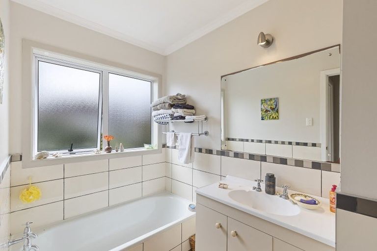Photo of property in 34 Aubrey Street, New Plymouth, 4310