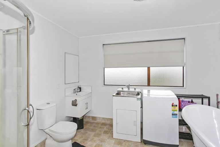 Photo of property in Oakwood Manor, 608c Massey Road, Mangere, Auckland, 2022