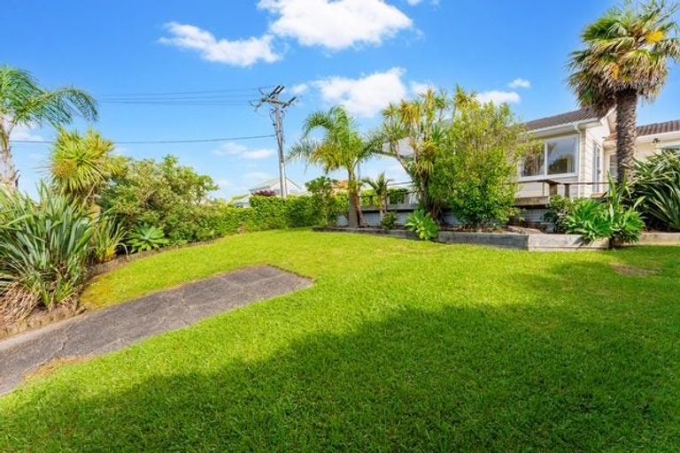 Photo of property in 34 Bay Street, Red Beach, 0932