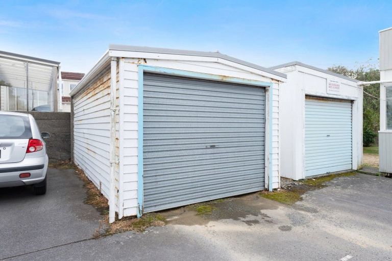 Photo of property in 139u5 Queens Drive, Lyall Bay, Wellington, 6022