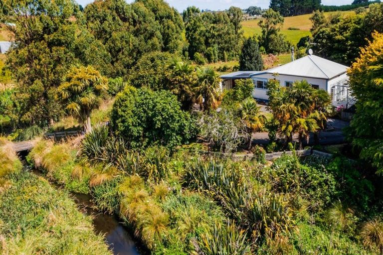 Photo of property in 210 Turuturu Road, Hawera, 4674