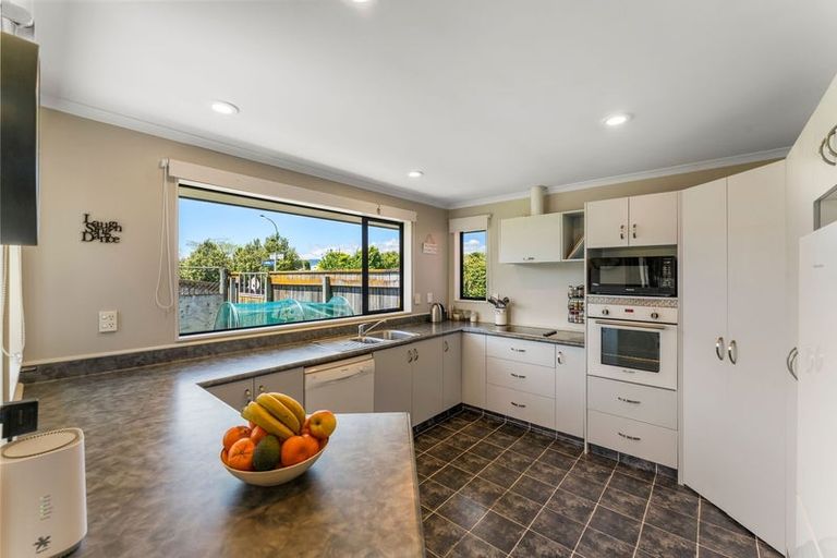 Photo of property in 2 Mayer Crescent, Wakefield, 7025