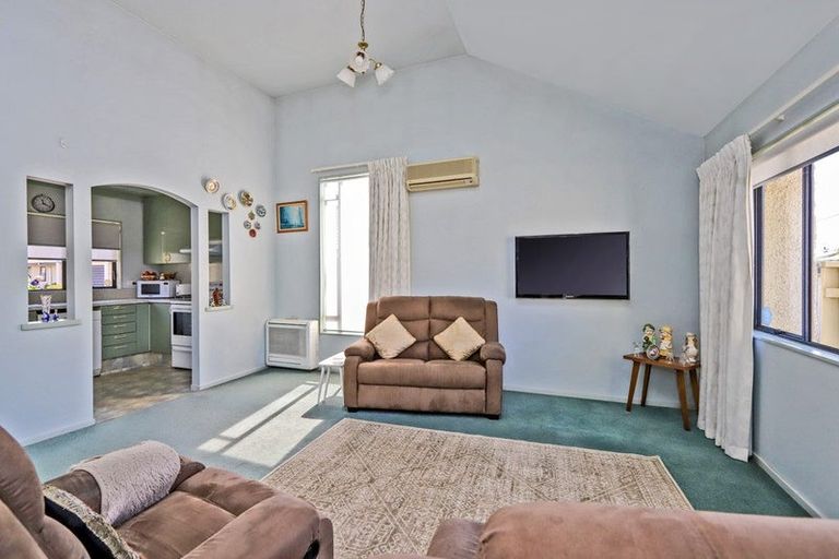 Photo of property in 2/1004 Waipuna Street, Mahora, Hastings, 4120