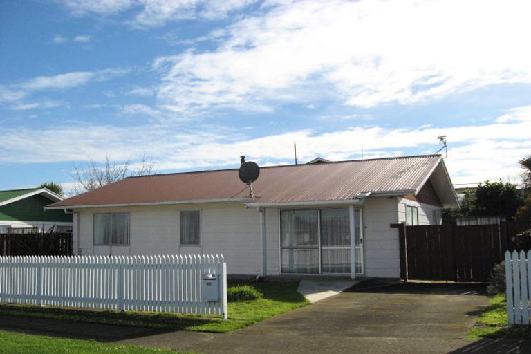 Photo of property in 649 Queen Street East, Levin, 5510