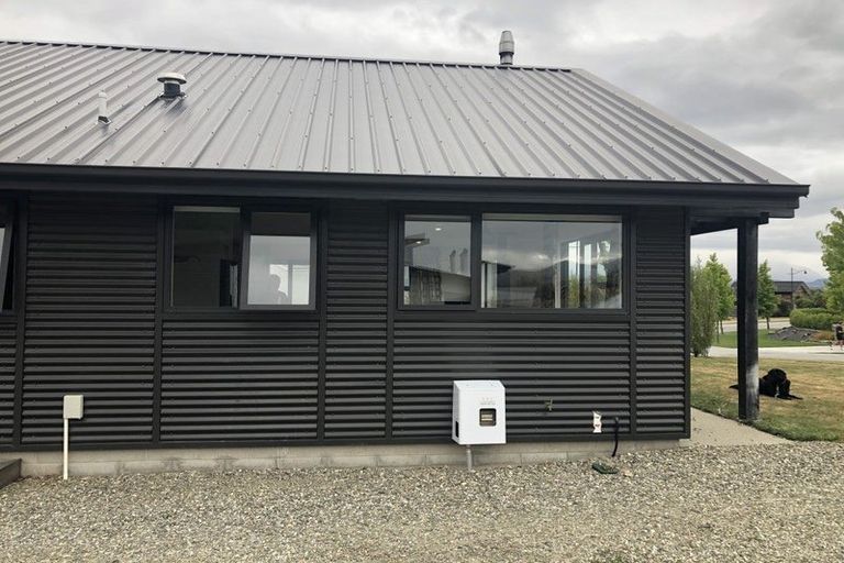 Photo of property in 52 Minaret Ridge, Wanaka, 9305