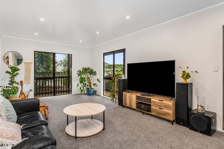 Photo of property in 63 Omapere Street, Whitby, Porirua, 5024