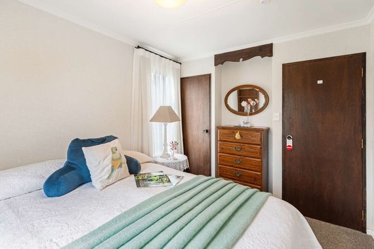 Photo of property in 19 Ashburn Lane, Awapuni, Palmerston North, 4412