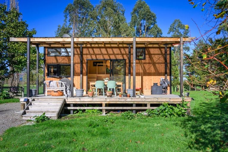 Photo of property in 914 Napier Road, Whakarongo, Palmerston North, 4470