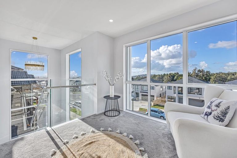 Photo of property in 40 Drumnaconagher Road, Flat Bush, Auckland, 2019