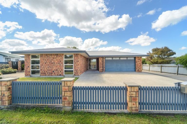 Photo of property in 39 Pukepapa Road, Marton, 4710