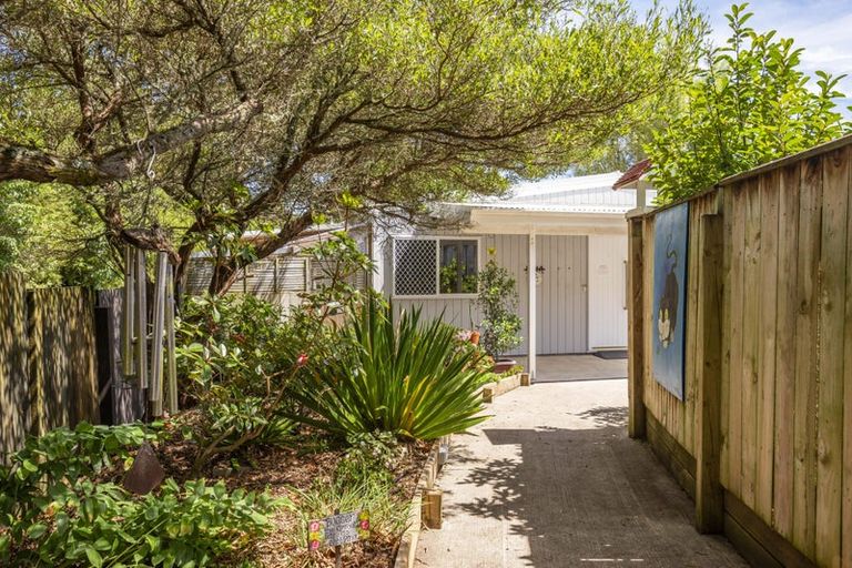 Photo of property in 222 Main Road South, Raumati South, Paraparaumu, 5032