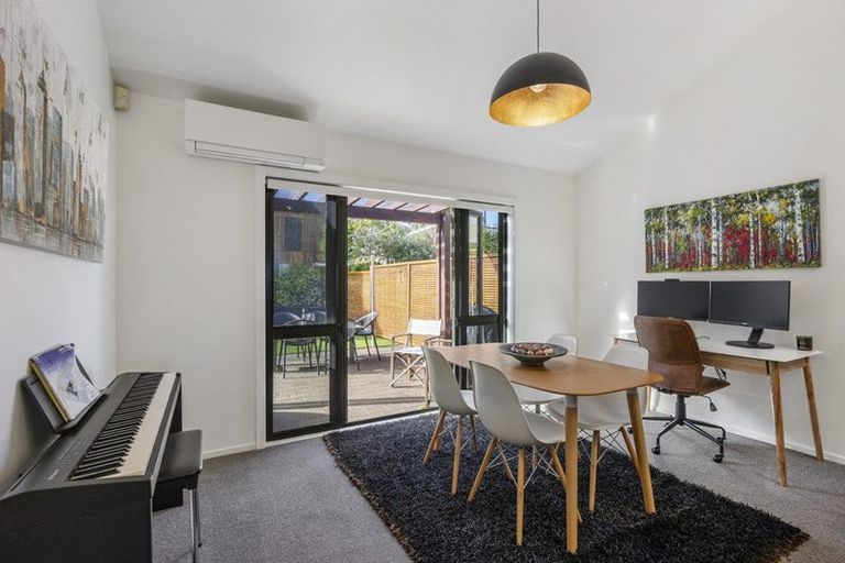 Photo of property in 10/8 Tobago Place, Sunnynook, Auckland, 0620