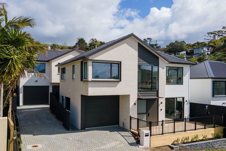 Photo of property in 1a Adelie Place, Murrays Bay, Auckland, 0630
