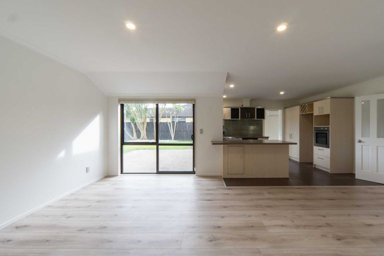 Photo of property in 16 Ravenscourt Place, Huntington, Hamilton, 3210