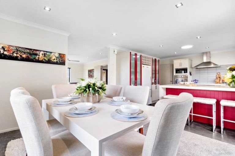 Photo of property in 12 Ludlow Place, Pukekohe, 2120