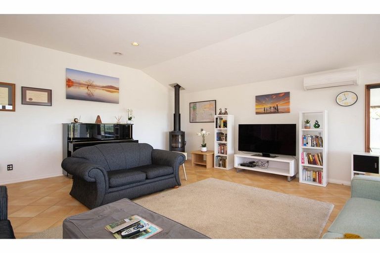 Photo of property in 33 Rarere Terrace, Kerikeri, 0230