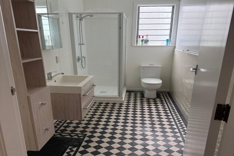 Photo of property in 1/24 Austin Street, Mount Victoria, Wellington, 6011
