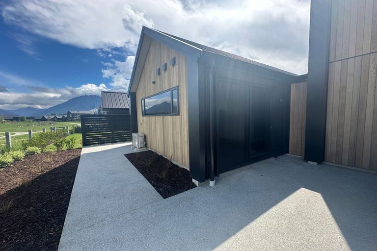 Photo of property in 17 Taurus Lane, Jacks Point, 9371