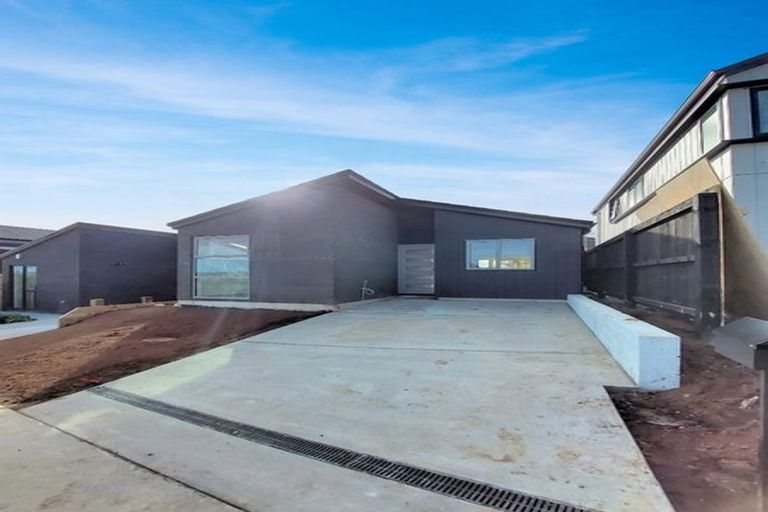 Photo of property in 34 Papai Lane, Massey, 0614