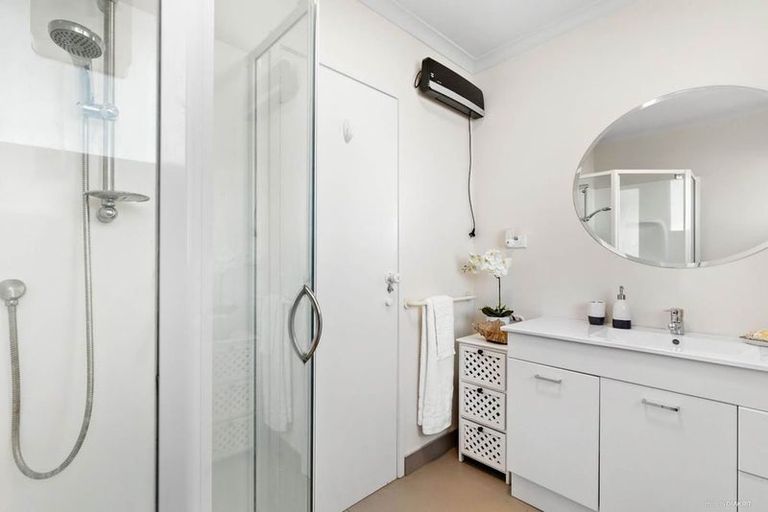 Photo of property in 4/342 Lake Road, Hauraki, Auckland, 0622