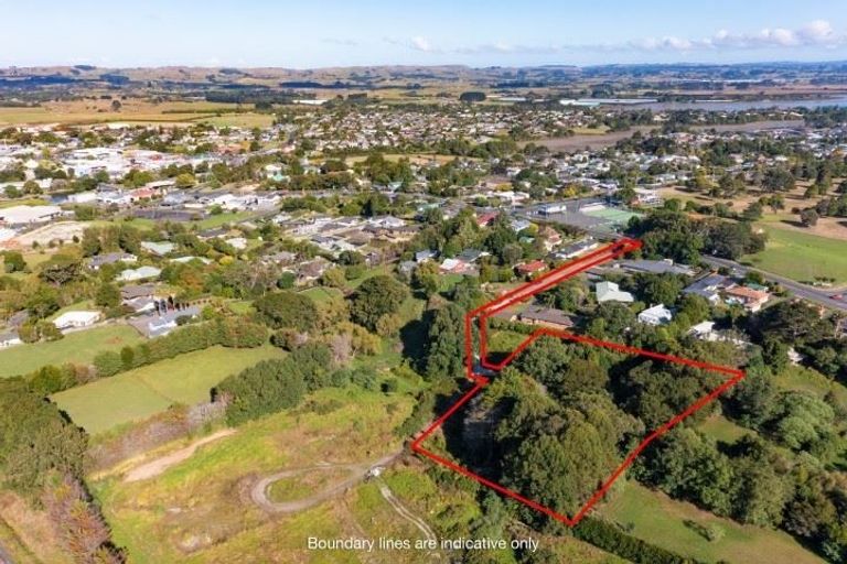 Photo of property in 11 Ron Wyatt Lane, Waiuku, 2123