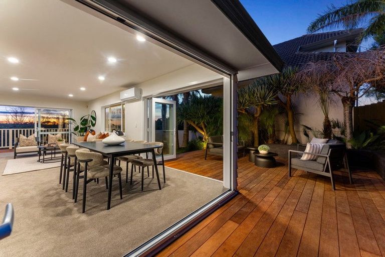 Photo of property in 2/3a Richards Avenue, Forrest Hill, Auckland, 0620