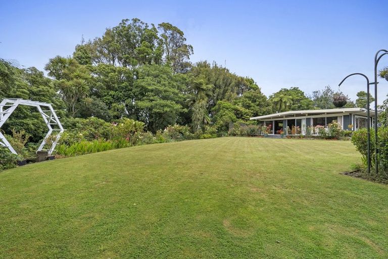 Photo of property in 12 Totara Terrace, Inglewood, 4330