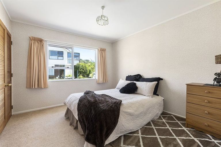 Photo of property in 17 Latitude Close, Whitby, Porirua, 5024