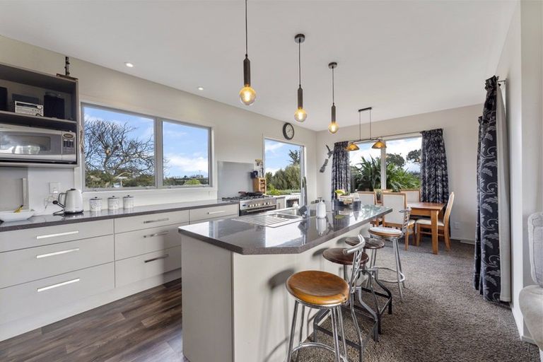 Photo of property in 129 Parewanui Road, Bulls, 4894